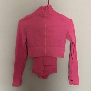 cute hot pink 2 piece active wear set, worn once.